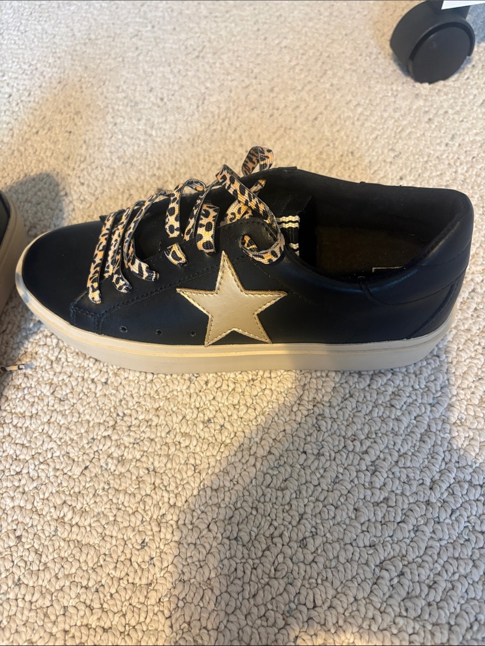 Black Women’s Star Accent Sneaker with Leopard Laces